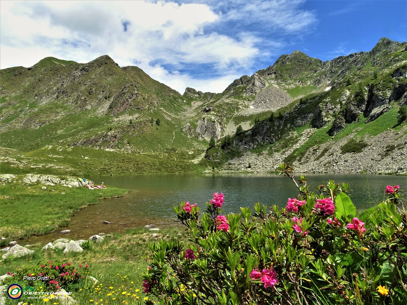 44 Lago Grande (2030 m) con vista verso Cima Cadelle.JPG